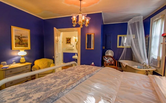 Buffalo Tavern Bed & Breakfast
