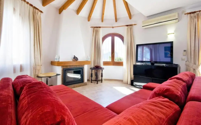 Villa - 2 Bedrooms with Pool and WiFi - 106433