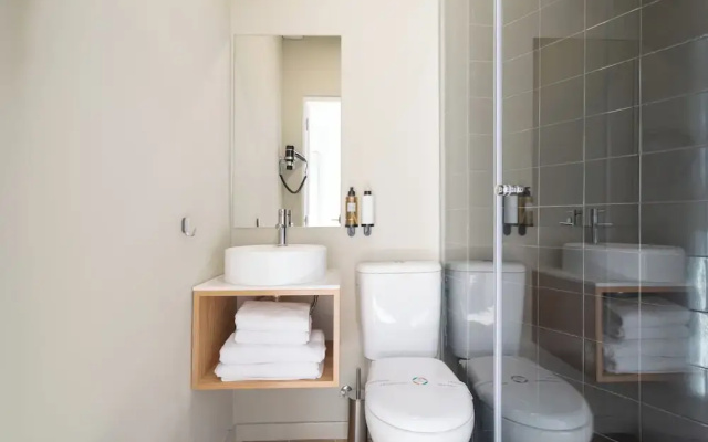 Lapa Diplomatic Suite&Flat by FeelLisboa