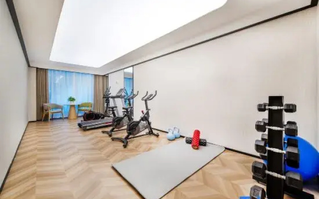 Yining Binjiang Peninsula Hotel (Liuxing Street Scenic Area Branch)