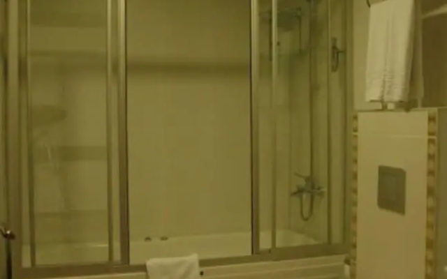 Grand Adanus Hotel