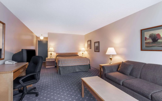 Howard Johnson by Wyndham Nanaimo Harbourside