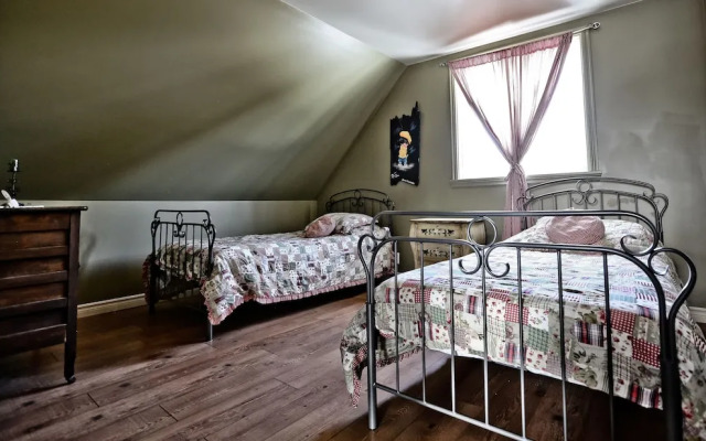 Le Domaine Adstock
