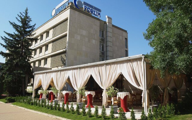 Central Hotel Forum вид на фасад