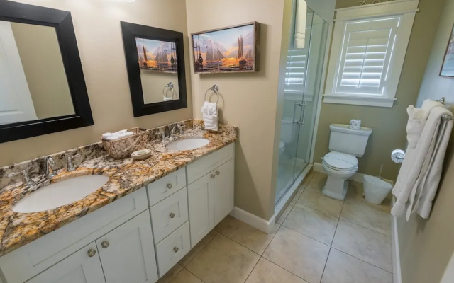 Cabana Breeze Apartment 4