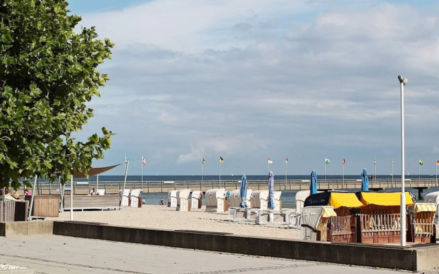 Retreat Near Coastal Walks