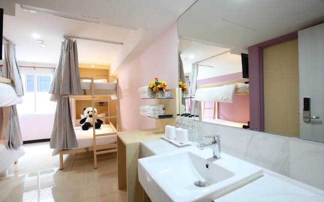 Lucky Panda Hotel