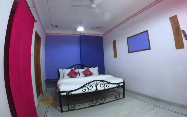 Little Peepal House