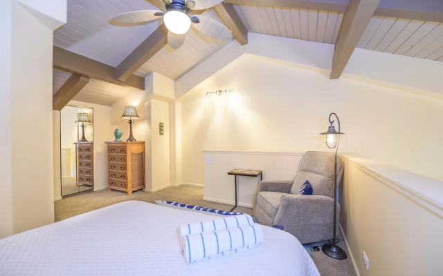 Papakea H404 3 Bedroom Condo by RedAwning