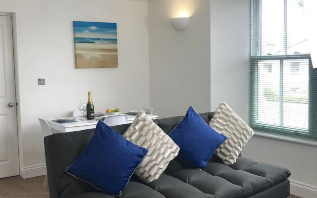 Lux Blu - Truro Apartment