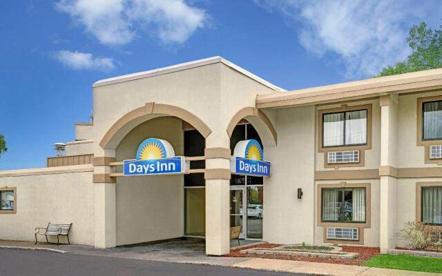 Отель Days Inn Bloomington West Блумингтон вид на фасад