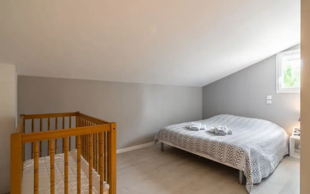 Luxurious Villa in Saint Genies de Fontedit With Heated Pool