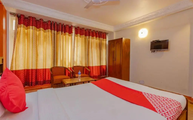 OYO 795 Hotel Holiday Inn