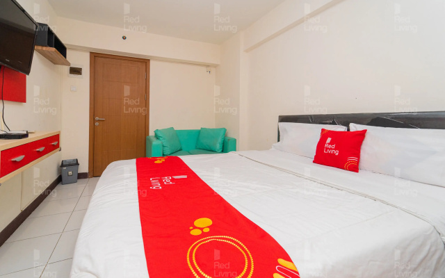 Redliving Apartemen Cinere Resort - Gold Room