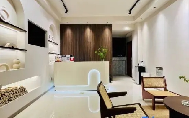 Yunlu Hotel (Guangwu Avenue Central Hospital Branch)