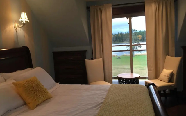Tranquil Waters Inn