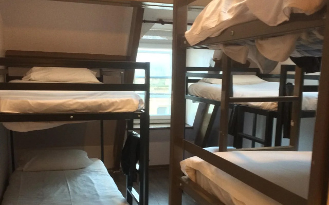 Heroes Hotel