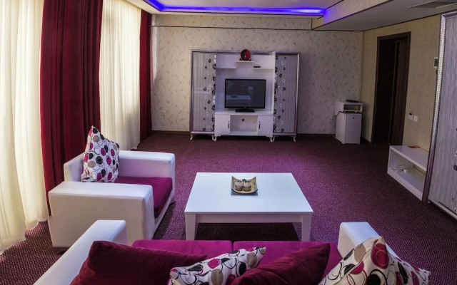 Golden Plaza Hotel