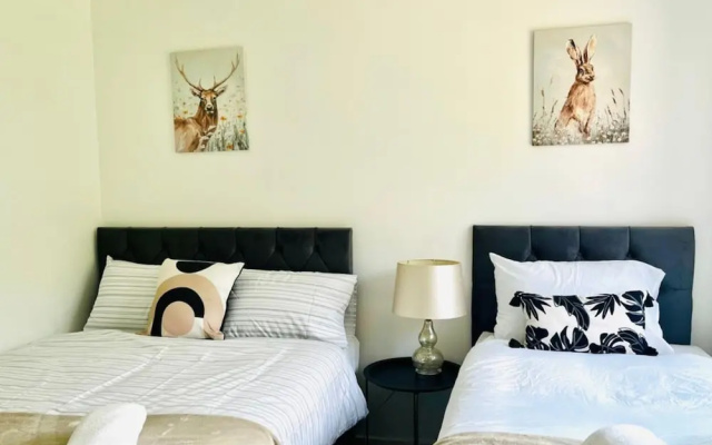 Honeybee Haven Retreat - 3 Bed House