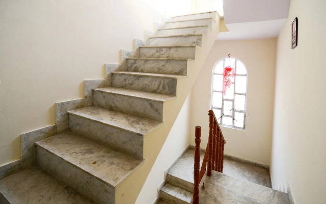OYO 77276 Pink City