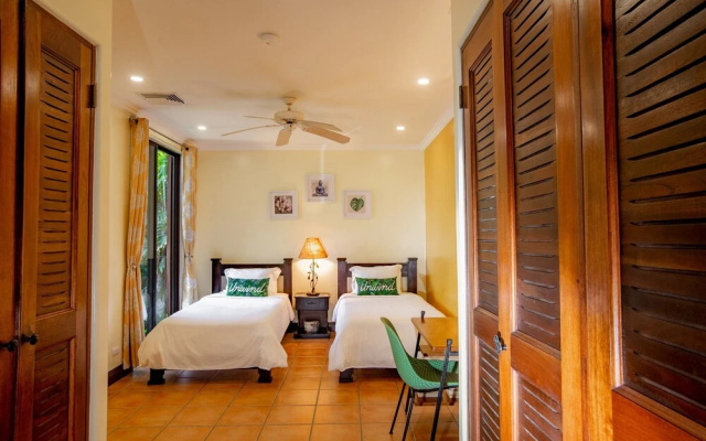 Peek-a-Boo Ocean view Condo at Reserva Conchal