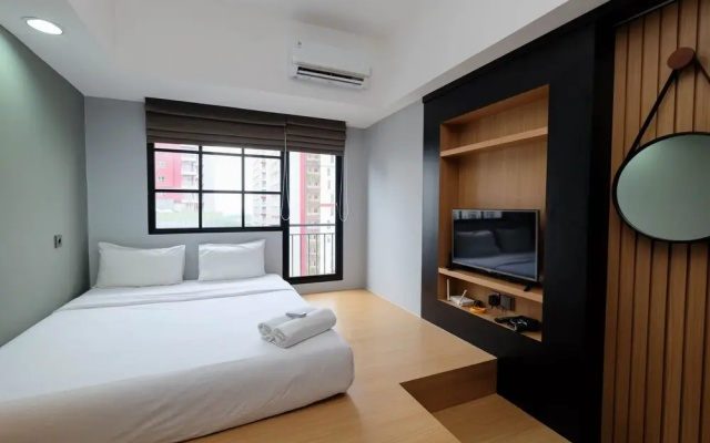 Nice And Comfy Studio At Evenciio Margonda Apartment