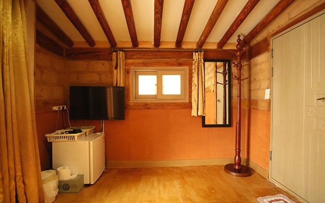 Jeonju Damso Pension