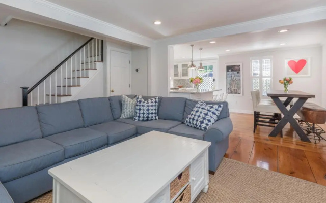 45A Pleasant St