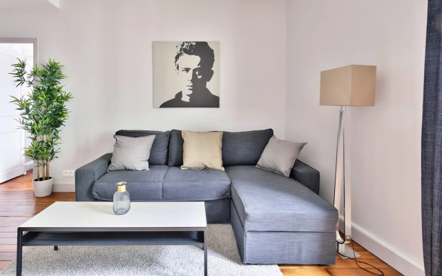 B 832  - Buttes Chaumont - Spacieux appartement