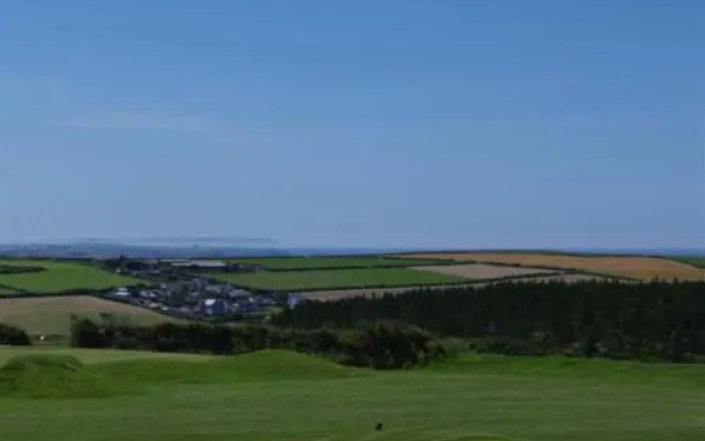 Apartment Golfer View.1