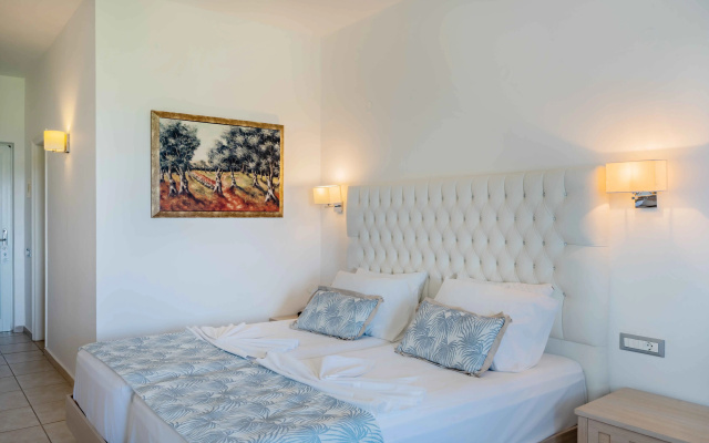 Delfina Tropic Beach