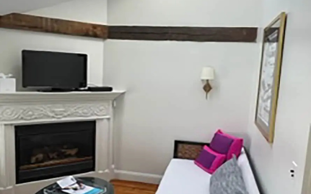 James Pharmacy Bed & Breakfast
