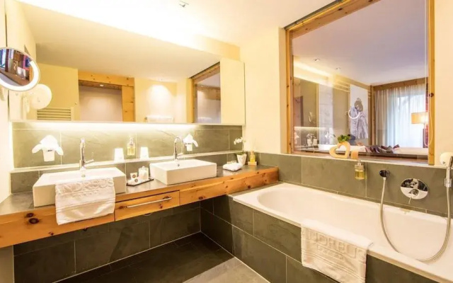Andreus Resorts