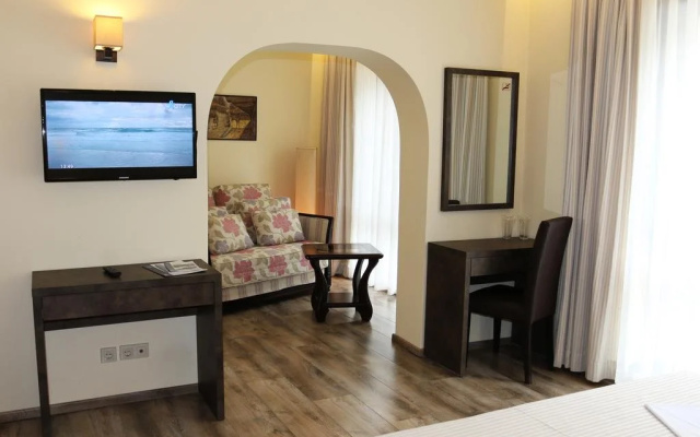Aqua Varvara Hotel
