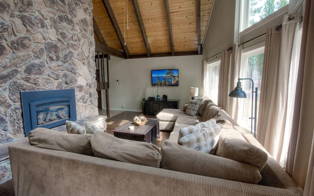Snowshoe Chalet by Lake Tahoe Accommodations