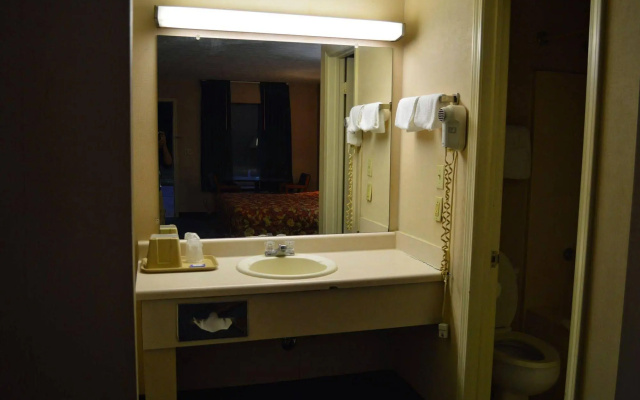 Economy Inn