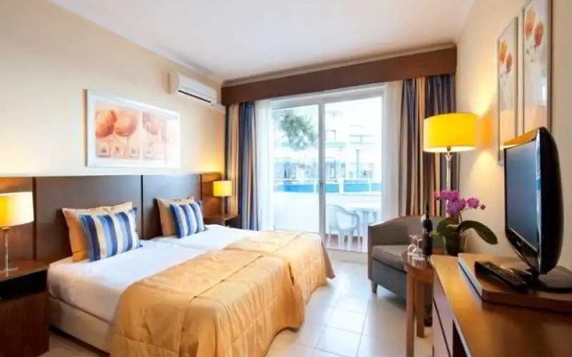 Hotel Roca Mar
