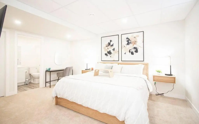 Luxurious 3 Bedroom Townhouse Free Parking and Wifi