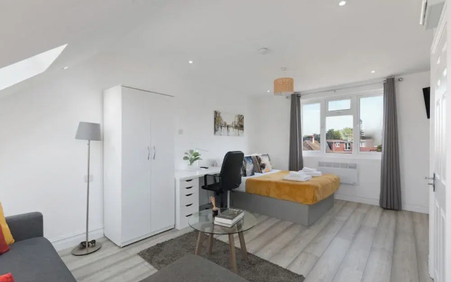 City Apartment - Sleeps 4 & Free Parking