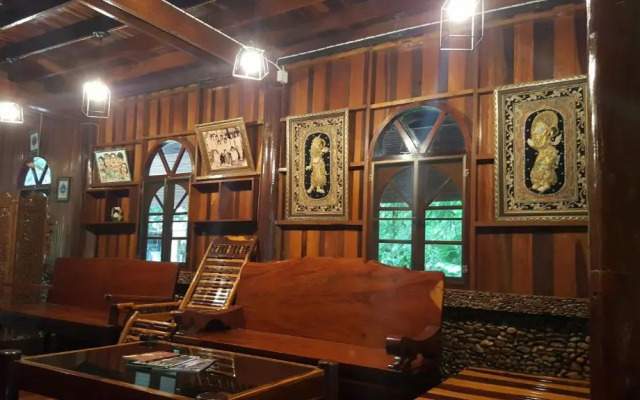 Ratmanee House