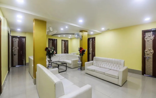 OYO 27073 Hotel Grand Silicon