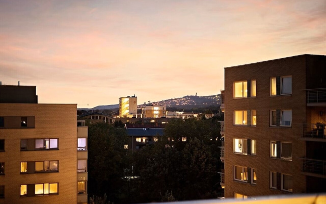 Charming Oslo Apt - Modern Comfort & City View