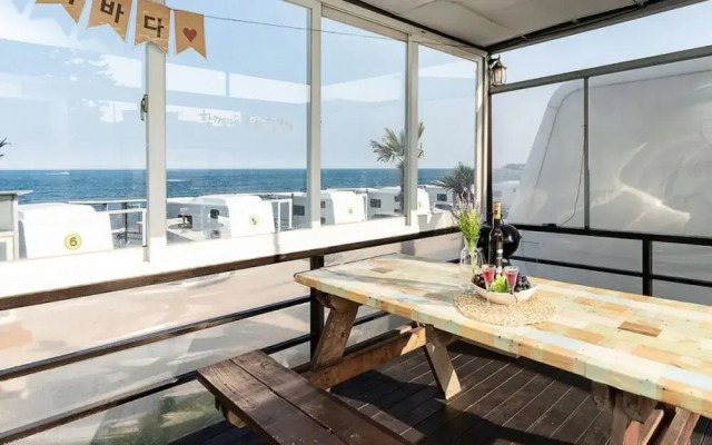 Pohang Uni's Sea Caravan Guryongpo Branch
