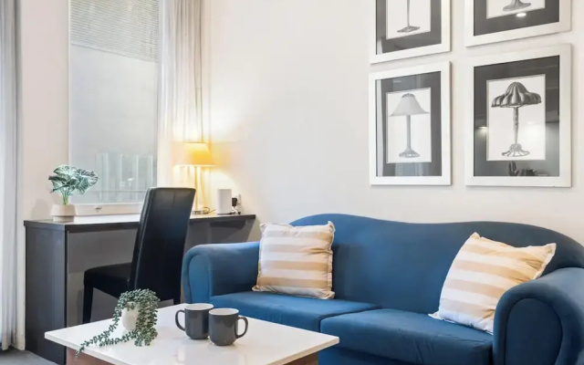 Stylish Central Studio With Gym