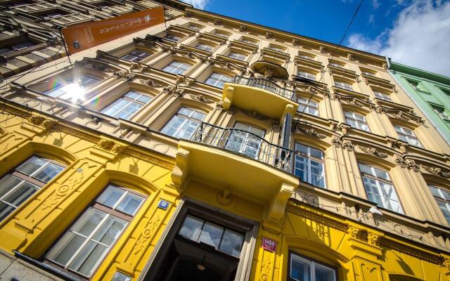 Wenceslas Square Hotel Прага вид на фасад