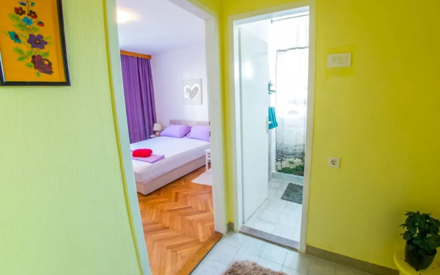 Apartment Rainbow Star