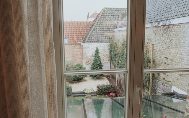 The Burgundy - Boutique B&B
