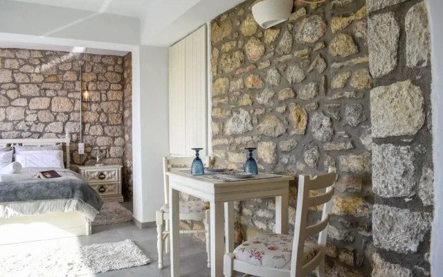 Stone Studio With Sea Views Near the Beach