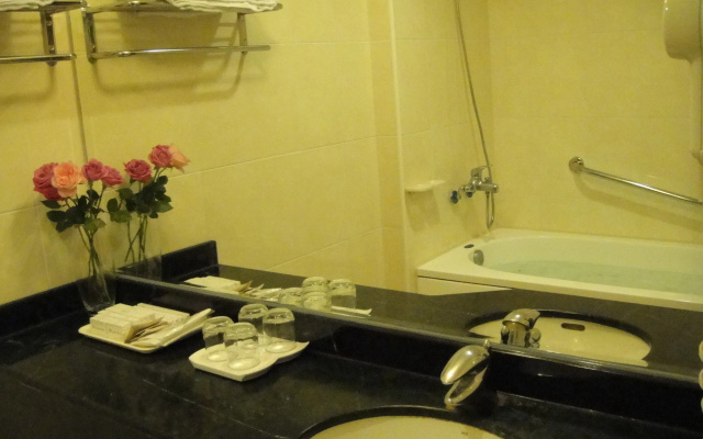 Travel Road Hotel