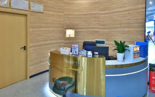Pinjia Hotel (Yichun No.1 High School Second People's Hospital)